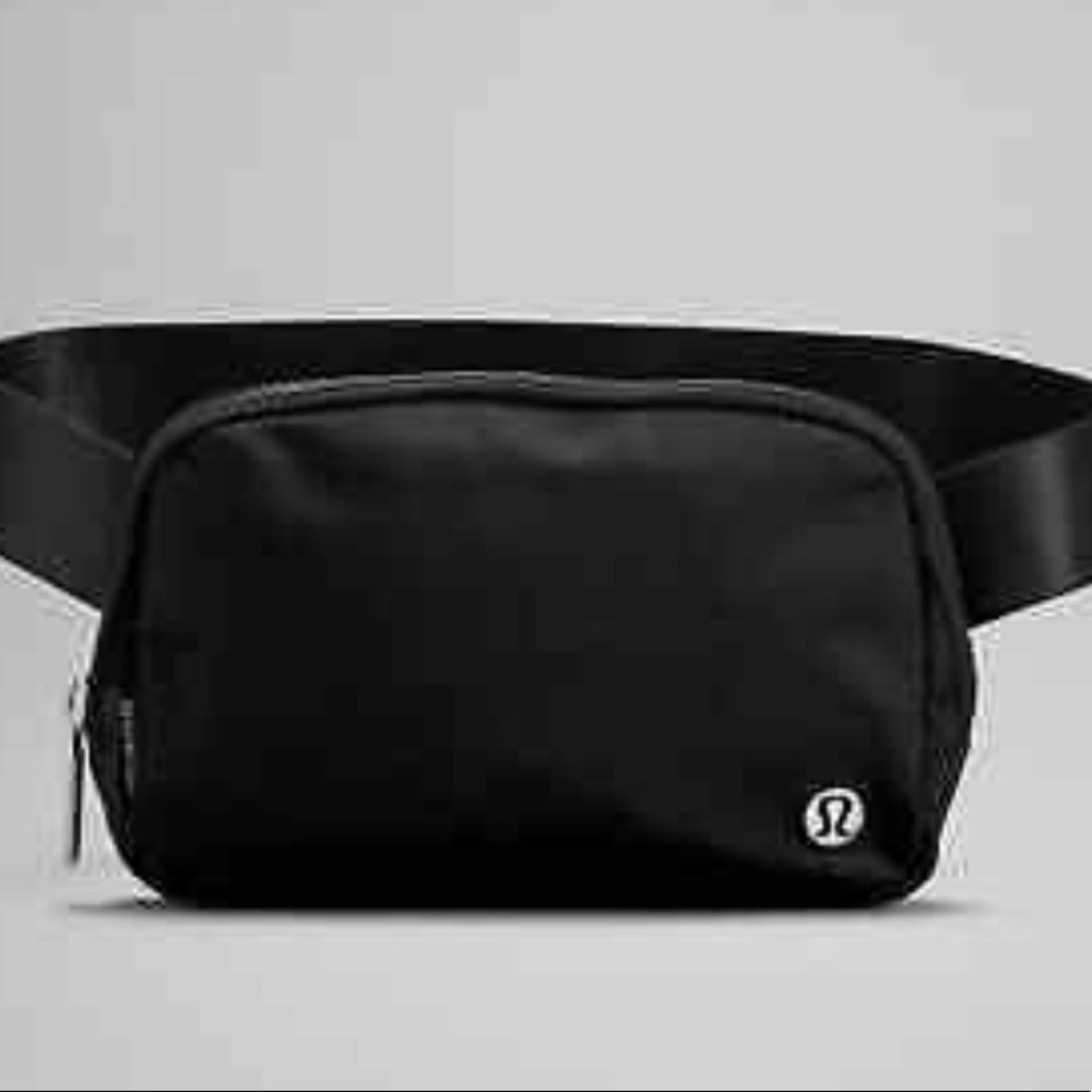 Lululemon Everywhere Belt Bag